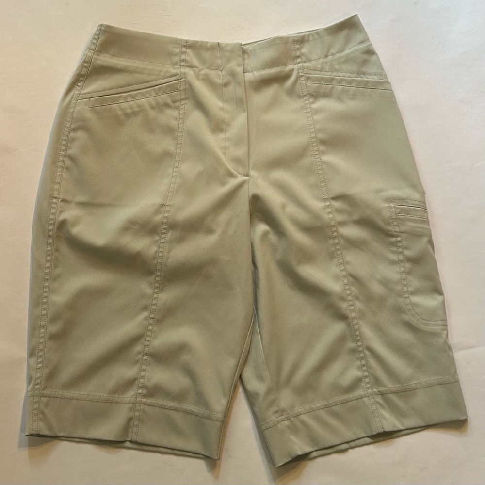 Tail Tech Khaki Golf Shorts Tan Bermuda Walking Shorts Pockets Size 4 LIKE NEW - Picture 2 of 11